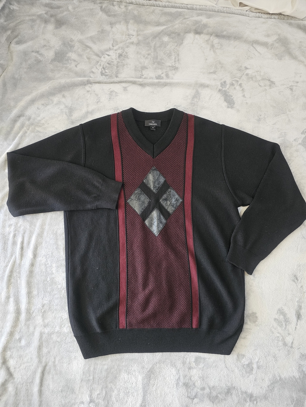Emmanuel Menswear Black V-Neck Knit Sweater with Maroon Diamond Accent Panel - M